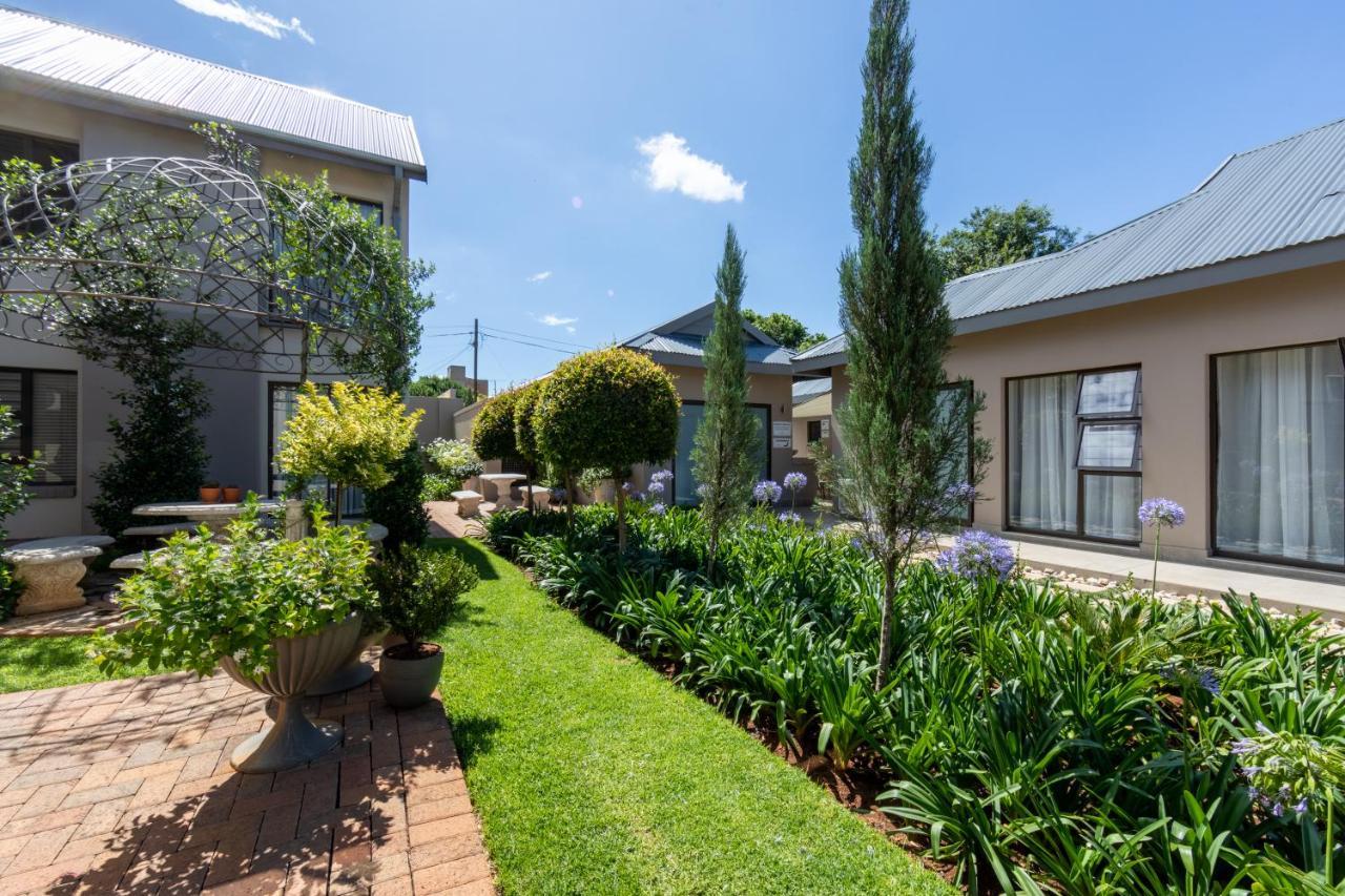 Adato Guesthouse Potchefstroom Exterior foto