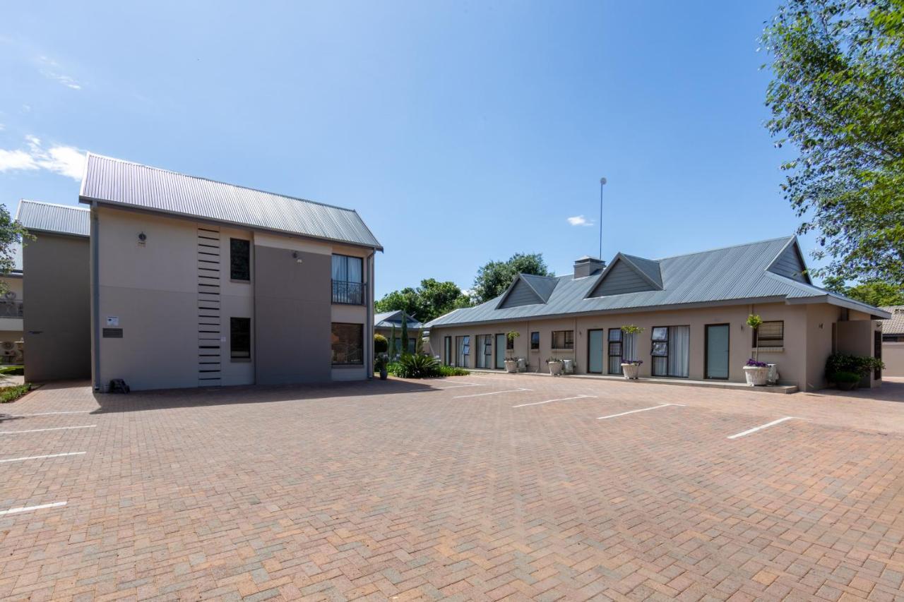 Adato Guesthouse Potchefstroom Exterior foto